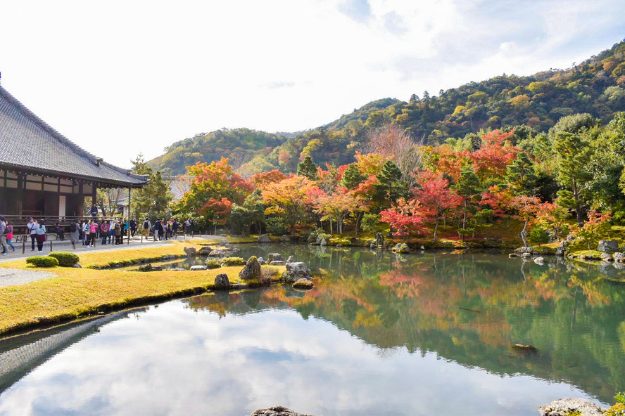 京都・嵐山のオススメ観光名所・世界遺産_天龍寺の見どころ-曹源池庭園