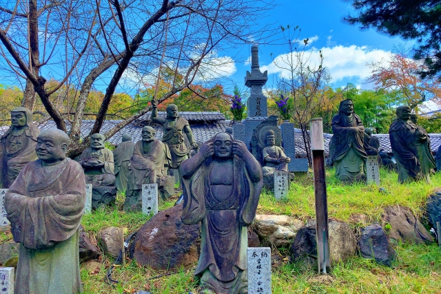 京都・嵐山の観光スポット-春と秋のみ特別拝観できる紅葉の名所「宝厳院」_見どころ-嵐山羅漢