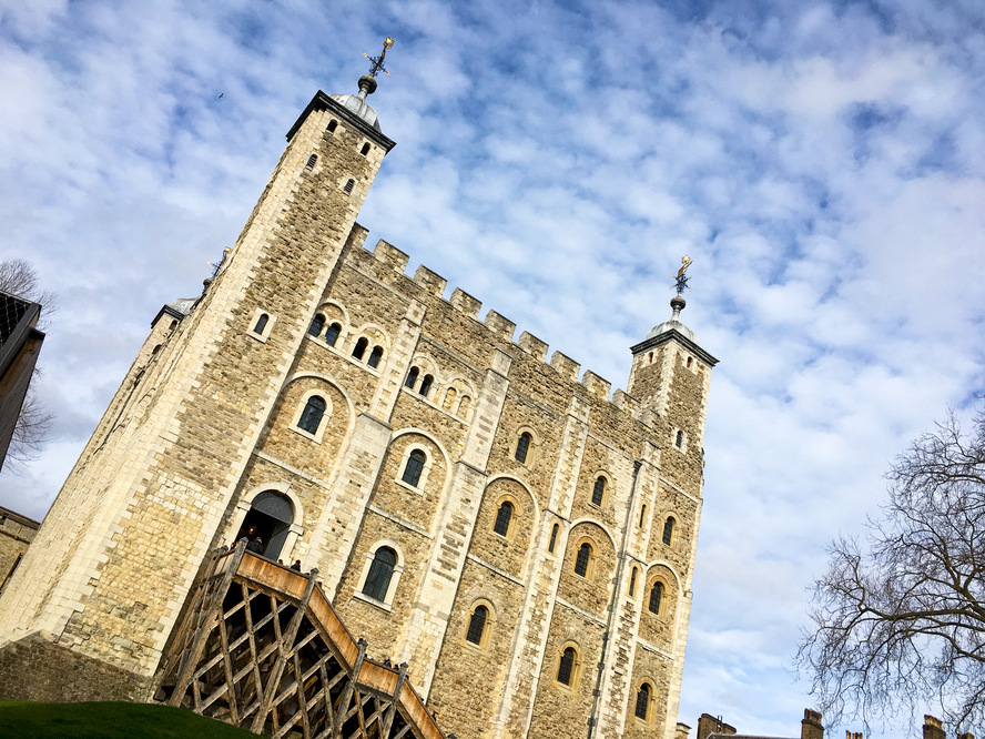 イギリス観光-幽霊が出る世界遺産-ロンドン塔(Tower of London)_悲劇の歴史-幽閉・処刑された人-エドワード5世とヨーク公リチャード_ホワイトタワー