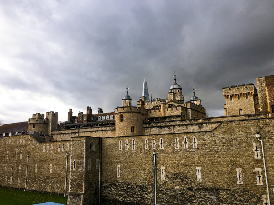 イギリス観光-幽霊が出る世界遺産-ロンドン塔_歴史・見どころ・処刑された人・監獄と幽閉の悲劇・行き方・アクセス