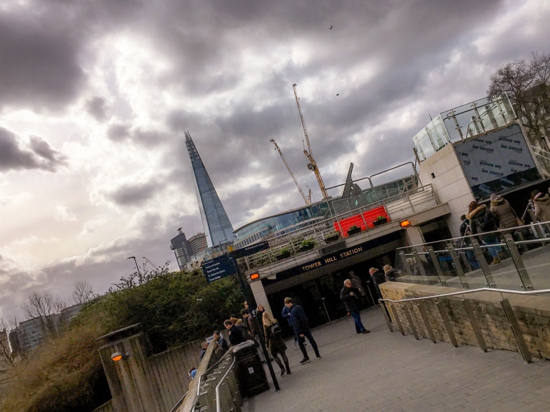 イギリス観光-幽霊が出る悲劇の世界遺産_ロンドン塔の見どころ-タワーヒル駅-最寄駅