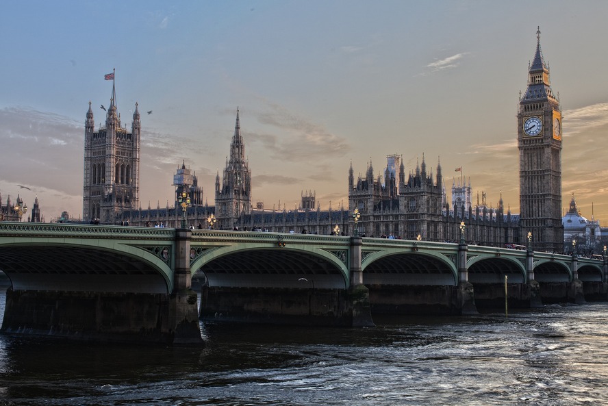 イギリス・ロンドン旅行-ウェストミンスター宮殿・寺院・ビッグベン・ロンドンアイ_歴史・見どころ・墓・内部の観光・世界遺産の理由・いつ建てられた？