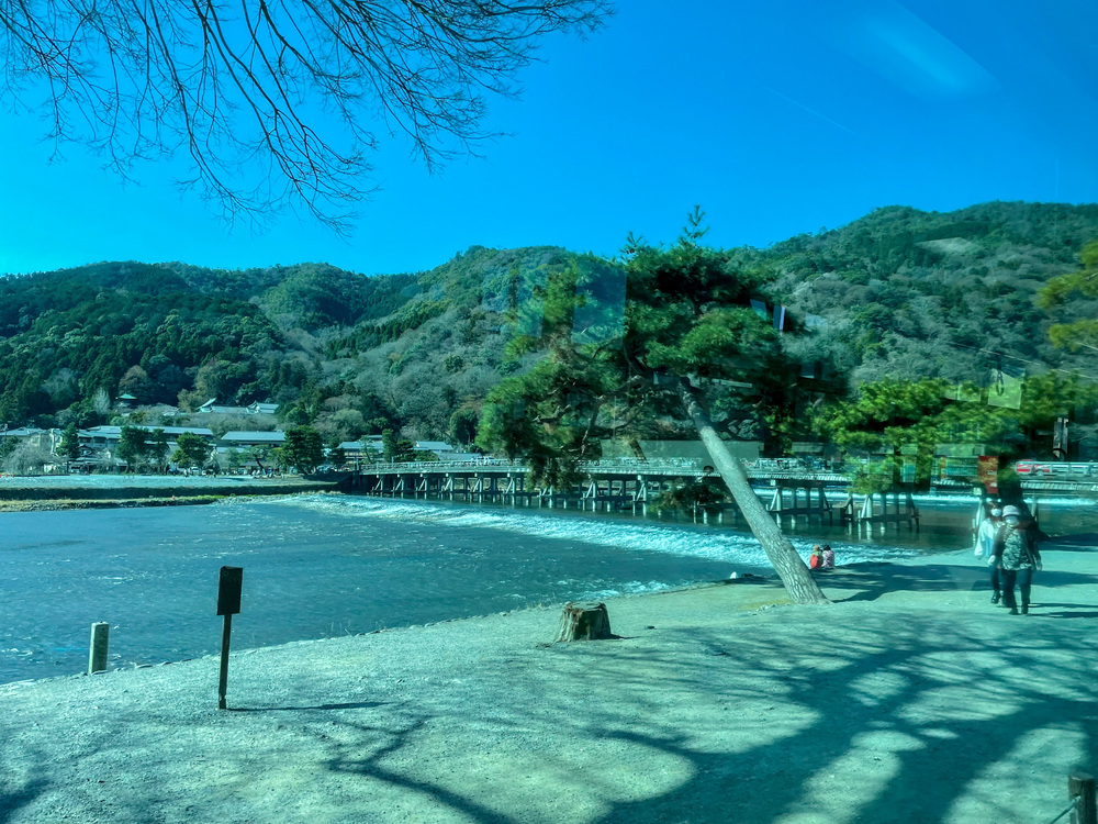 京都ひとり旅_苔寺こと西方寺へバスで_嵐山の自然