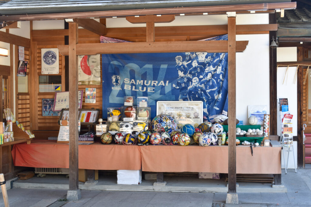 京都ひとり旅_白峯神社3サッカーの神様_レンタサイクルで桜とパワースポットを巡る！