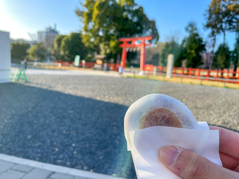 京都ひとり旅_上賀茂神社で初詣-焼き餅_レンタサイクルで桜とパワースポットを巡る！