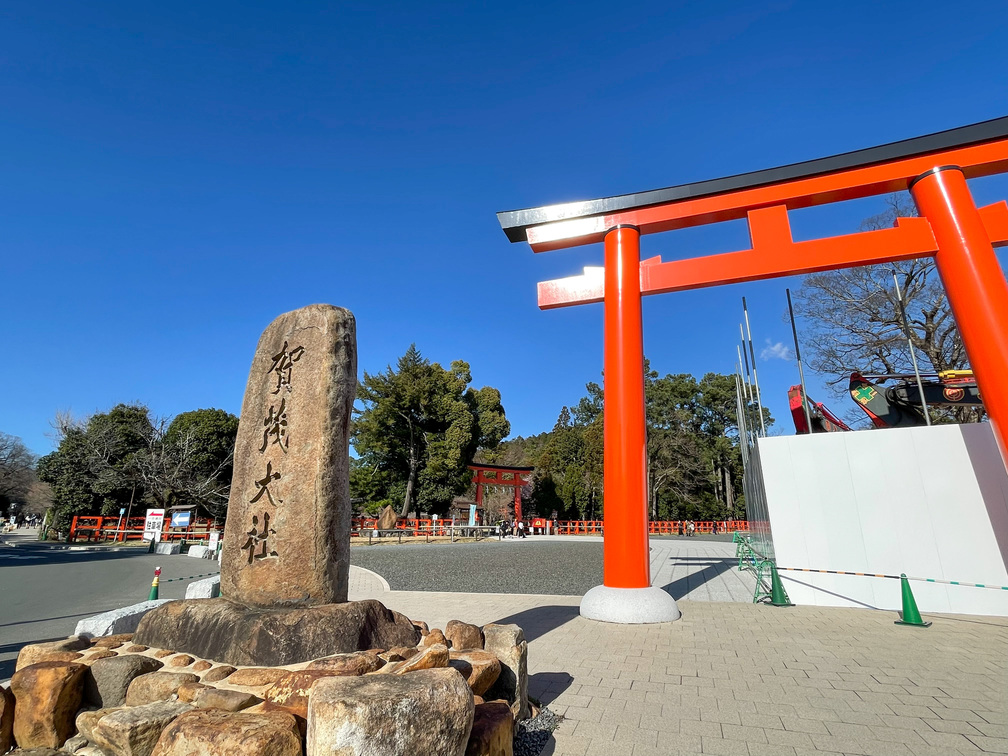 京都ひとり旅_レンタサイクルで桜とパワースポットを巡る！上賀茂神社に初詣