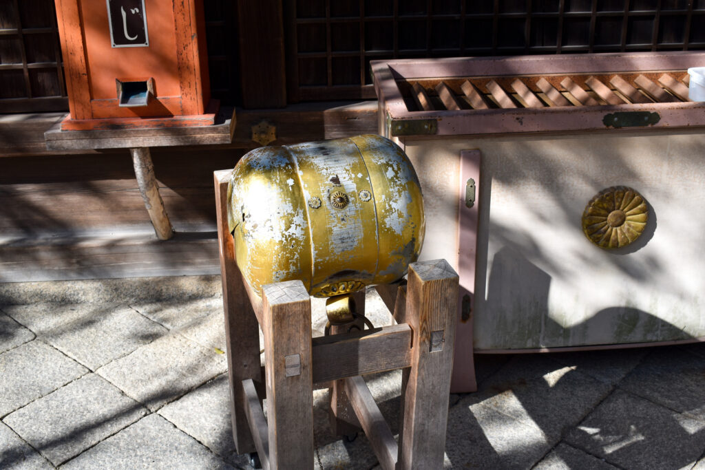 京都ひとり旅_白峯神社7鈴_レンタサイクルで桜とパワースポットを巡る！