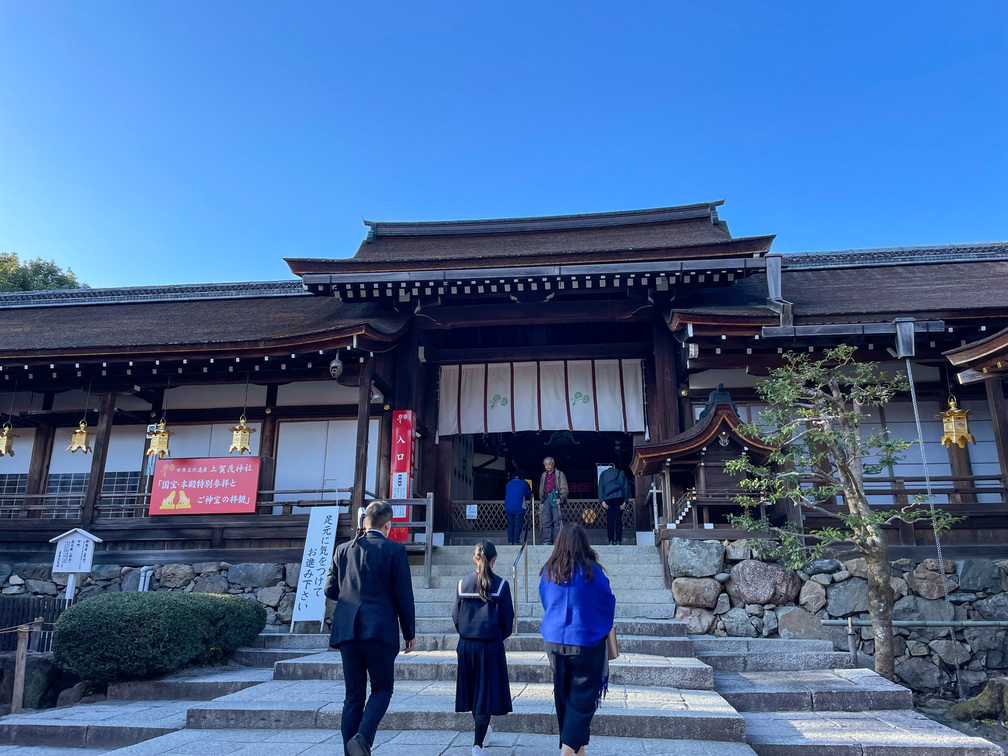 京都ひとり旅_上賀茂神社で初詣-特別参拝_レンタサイクルで桜とパワースポットを巡る！