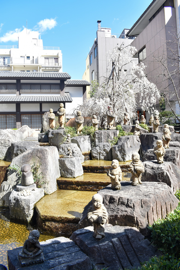 京都ひとり旅_六角堂4地蔵_レンタサイクルで桜とパワースポットを巡る！